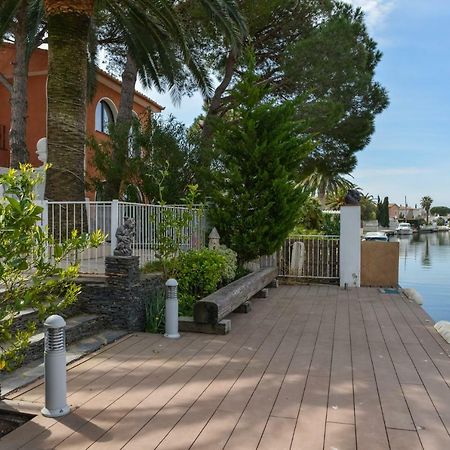 Villa Requesens On Canal 엠푸리아브라바 외부 사진