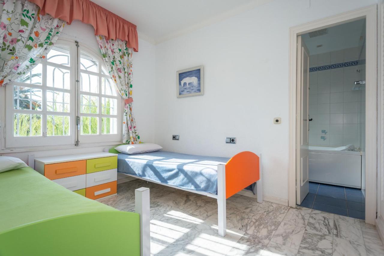 Villa Requesens On Canal 엠푸리아브라바 외부 사진