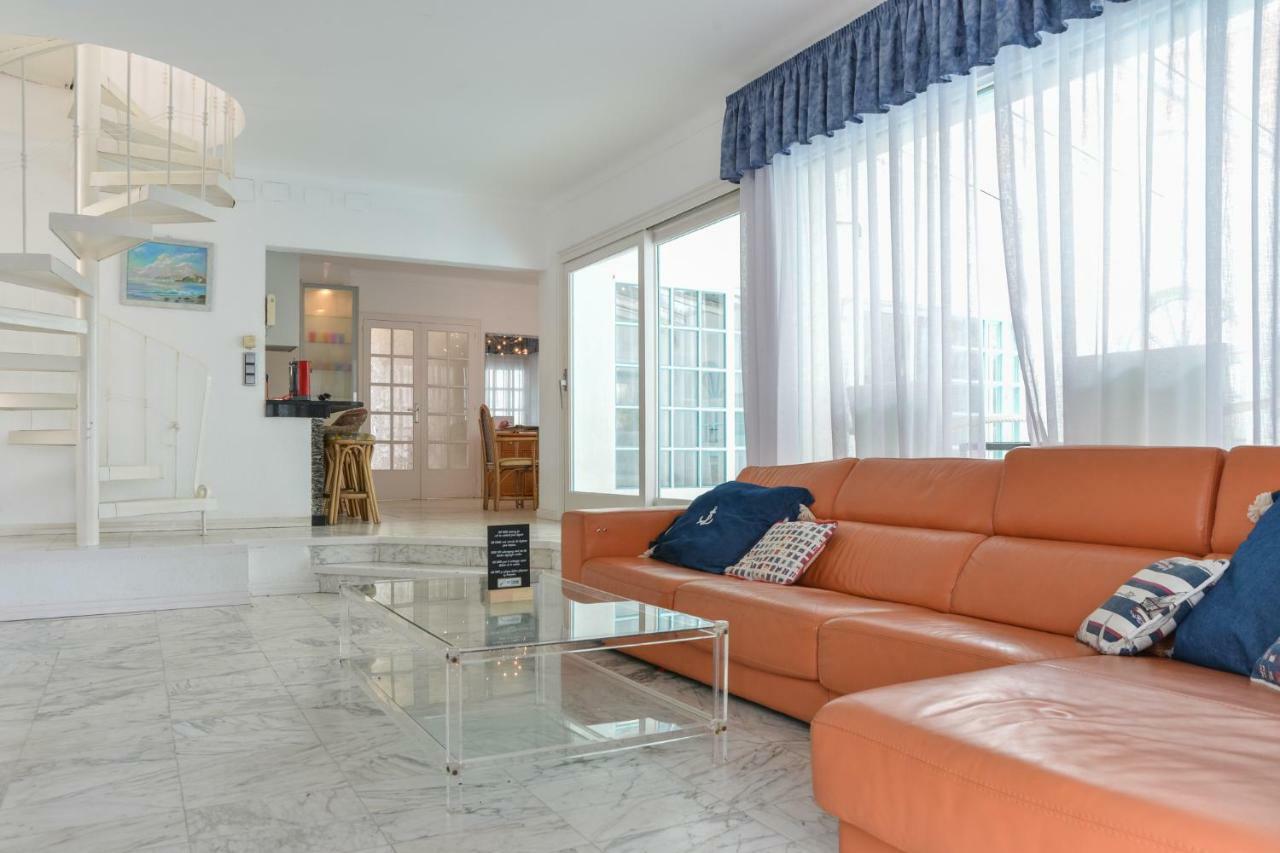 Villa Requesens On Canal 엠푸리아브라바 외부 사진