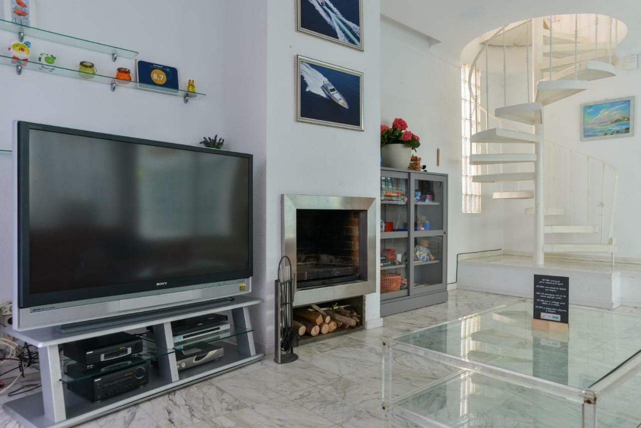 Villa Requesens On Canal 엠푸리아브라바 외부 사진